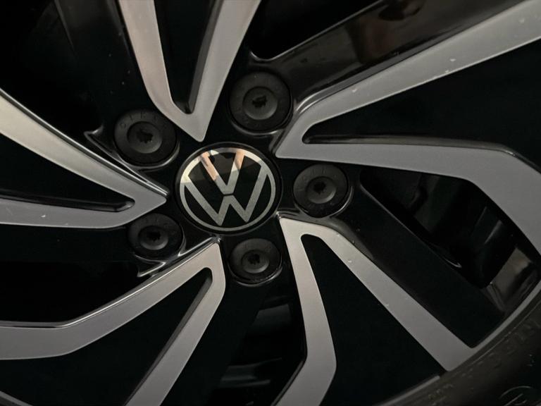 VOLKSWAGEN POLO Photo bsapi-48e2ac443e0234bcfab69506646c70bd971596e5.jpg