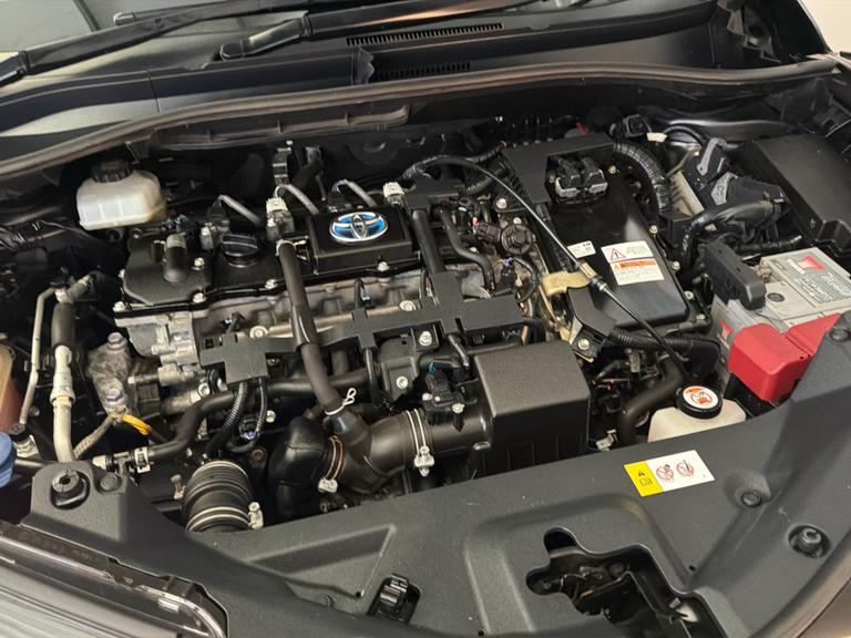 Toyota C-HR Photo bsapi-490f61a926f6e32ef734ee096436ba4b5146a3fa.jpg