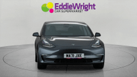 TESLA Model 3 Photo 8