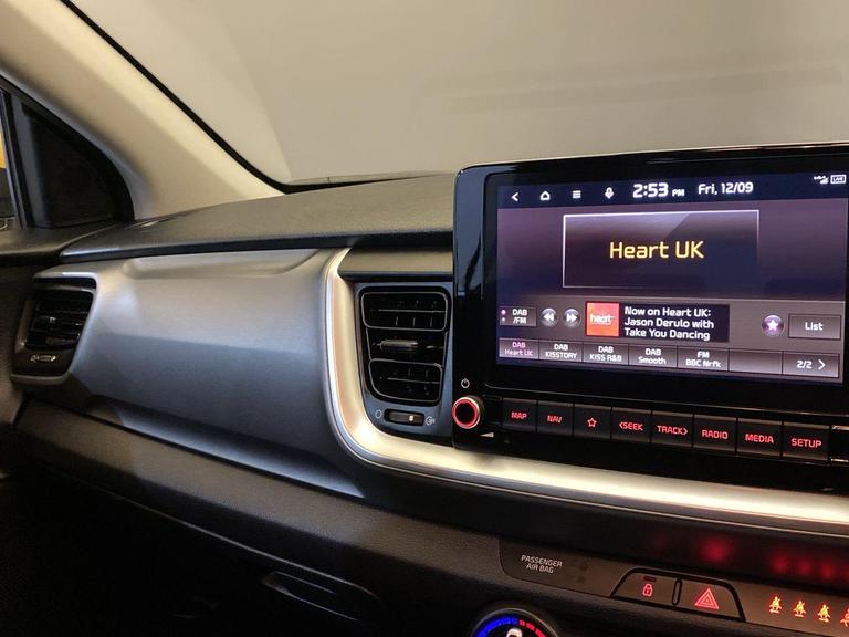 Kia STONIC Photo bsapi-495d7b652d9a4ae18ab88afa7664977d3479a144.jpg