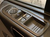 FORD TOURNEO CUSTOM Photo 28