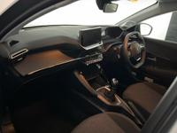 PEUGEOT 208 Photo 29