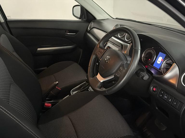 SUZUKI Vitara Photo bsapi-49d894ca655ec5cccd5af570e086c6f43cec4513.jpg
