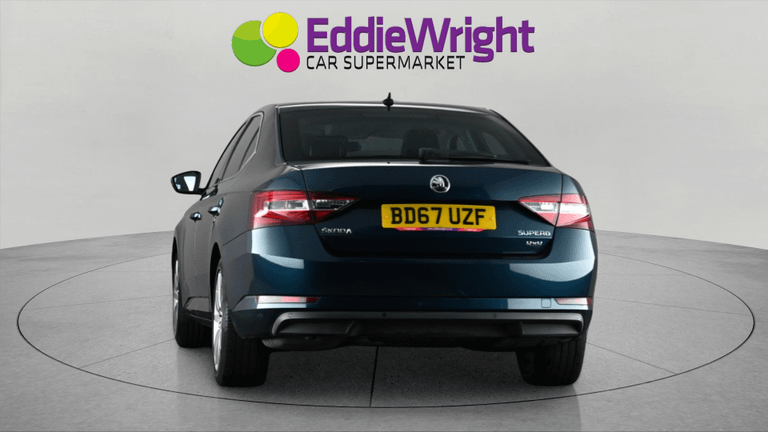 Skoda Superb Photo bsapi-49f38dd83355d4e4f89b5b9686c79a88f7498f89.jpg