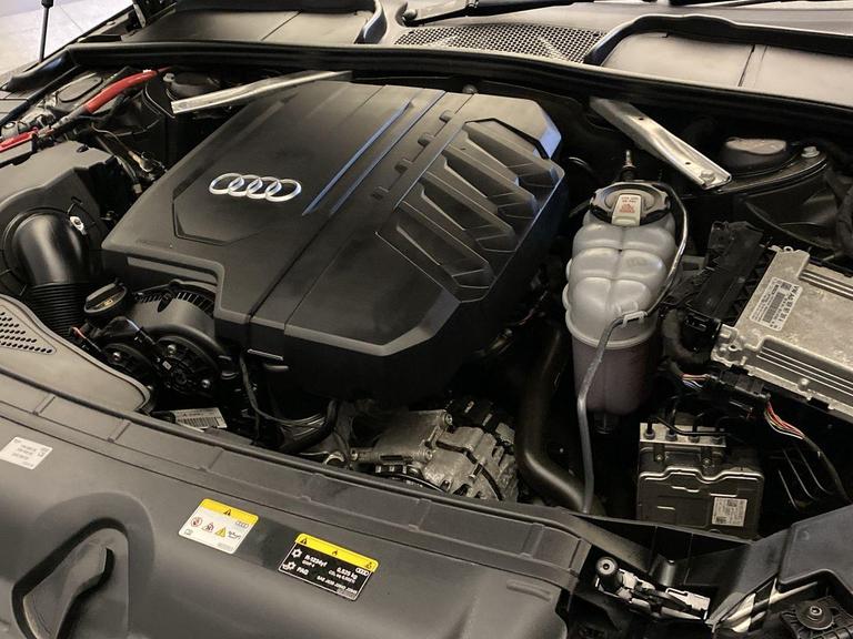 Audi A4 AVANT Photo bsapi-4acb480c780e111ee003fe910624d572de880836.jpg