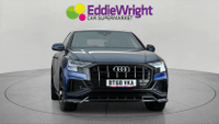Audi Q8 Photo 1