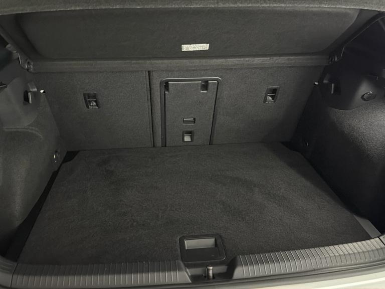 Volkswagen GOLF Photo bsapi-4b03d13af9fe14e5641e24d31ba8cc04943c5491.jpg