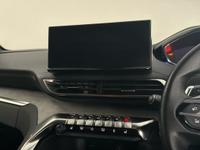 PEUGEOT 5008 Photo 25