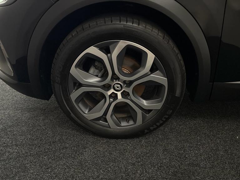 RENAULT CAPTUR Photo bsapi-4c5b3aeeb415e76765a795741f43d608ac56e68e.jpg