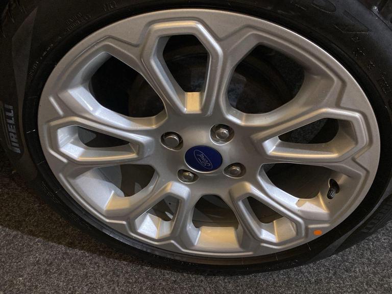 FORD ECOSPORT Photo bsapi-4cfcf9f60774d5fb7a20a65ecc0c4cd0e70526de.jpg