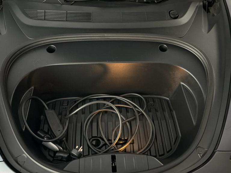 TESLA Model 3 Photo bsapi-4d614db26eb75184b730b7625d4a23418c771023.jpg
