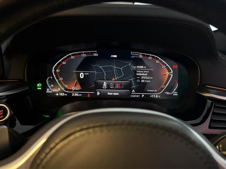 BMW 5 Series Photo bsapi-4e10c415b67df8d6f87f597d6751b8efcdbcb623.jpg