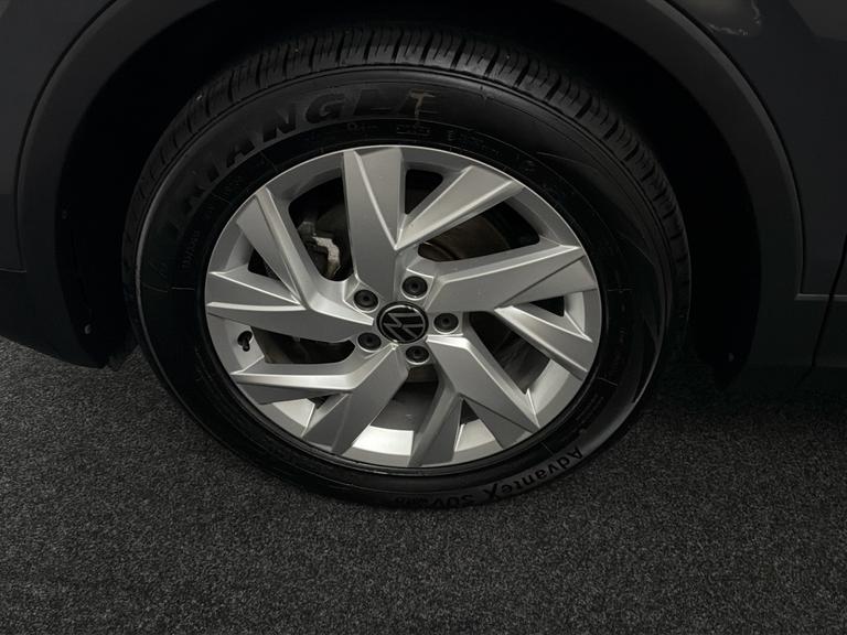 VOLKSWAGEN Tiguan Photo bsapi-4e61883f3c5e0acd1676cf2976502c560b6b7cb6.jpg