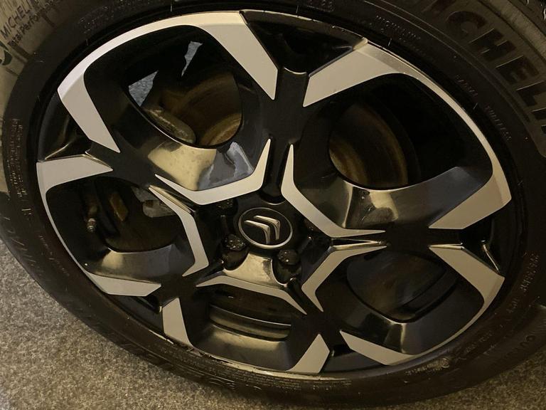 CITROEN C5 AIRCROSS Photo bsapi-4e8e8e418444f0f5377a3197bf207a244086d1bc.jpg