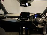 TOYOTA C-HR Photo 4