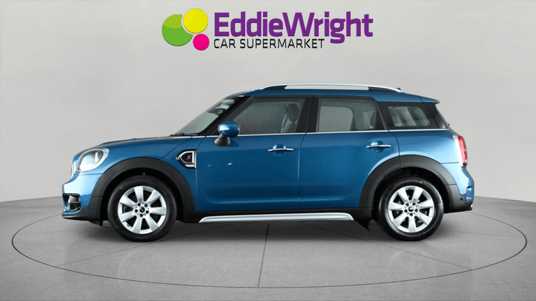 MINI COUNTRYMAN Photo bsapi-502b3f90442bb2c182dbf5968201888b7d8b41ac.jpg