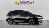 VAUXHALL Grandland Photo 8