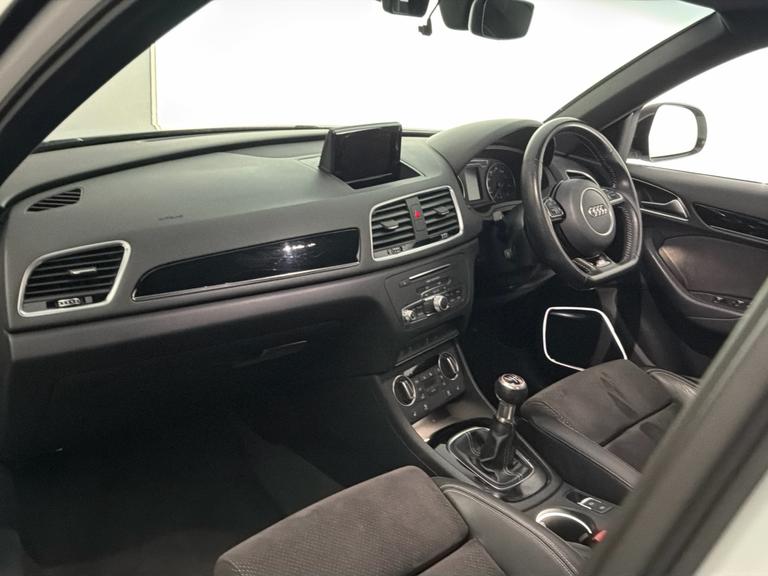 Audi Q3 Photo bsapi-516ccf0f55d54e0eb2b1887671b95fd9ff9c1039.jpg