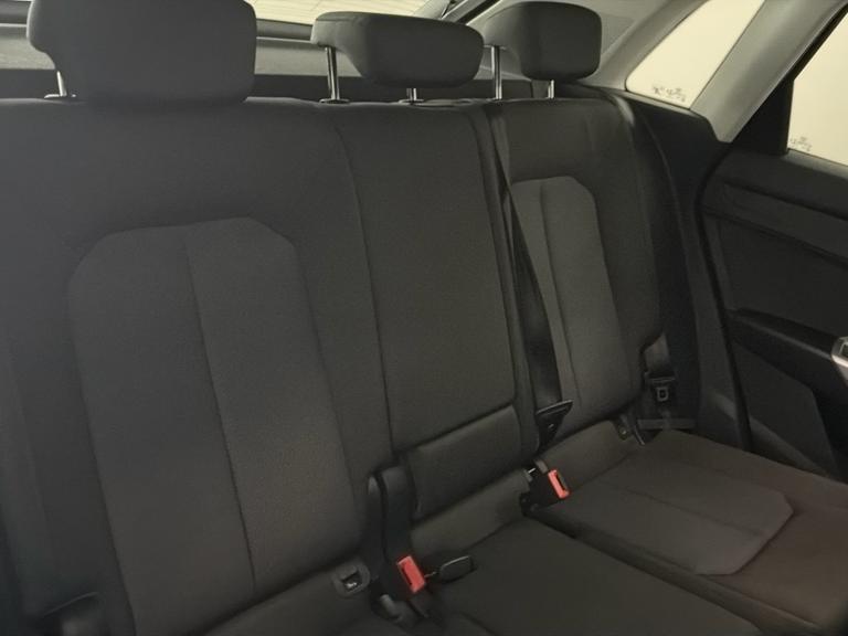 Audi Q3 Photo bsapi-516f80e3e0bea9f07def8f8008b529cccf7a3a14.jpg