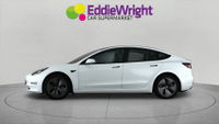 TESLA Model 3 Photo 3