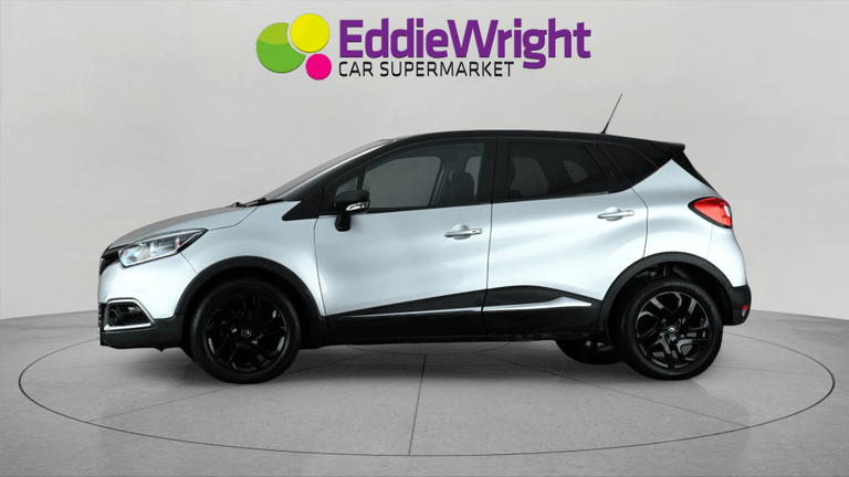 RENAULT Captur Photo bsapi-526fe56c44ffb86adbfa62797bf88eb49b0a1ebb.jpg