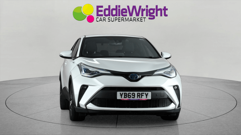 TOYOTA C-Hr Photo bsapi-52e59b014462dca01d3df3d57338a2666296a95d.jpg