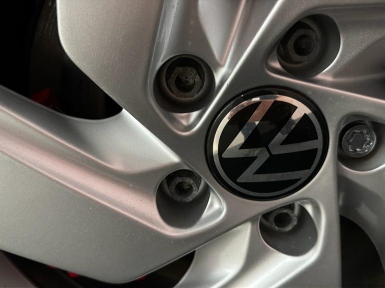 Volkswagen GOLF Photo bsapi-52e70c433bbf40e20c4b29f19dccf60fe32c7823.jpg
