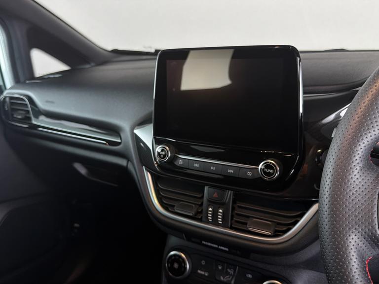 Ford FIESTA Photo bsapi-53e87c9bc411fe780522d46240dfea2a3d88288e.jpg