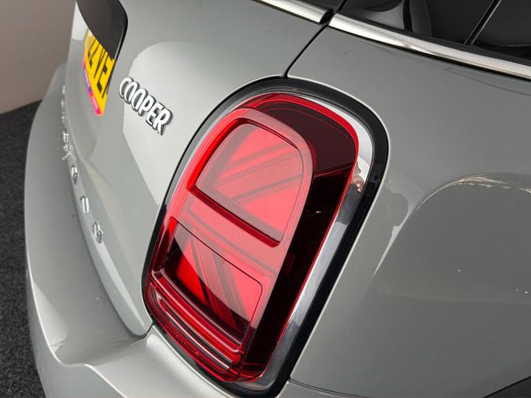 MINI COUNTRYMAN Photo bsapi-544d530ce862f3dafbadd6d73c3162f9ae91741c.jpg