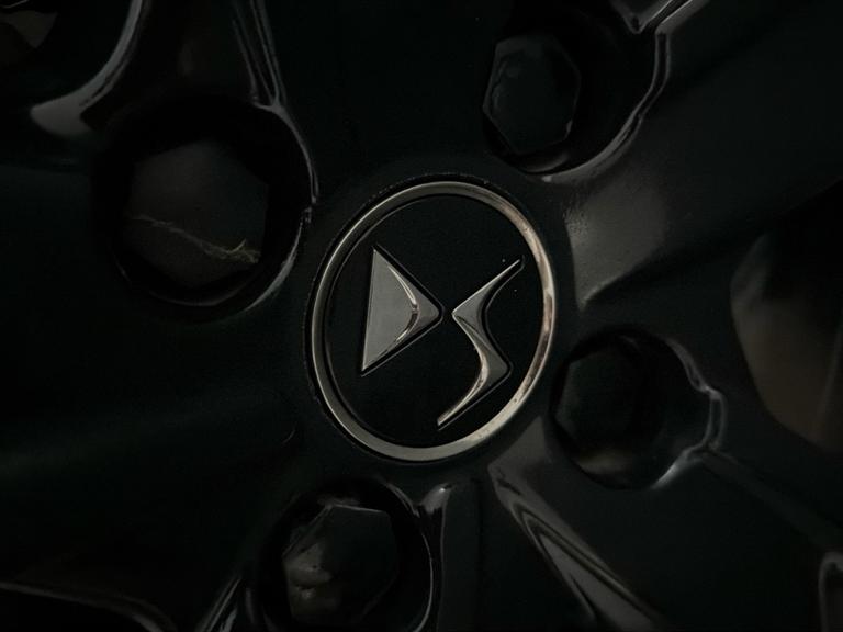 DS AUTOMOBILES 3 Crossback Photo bsapi-547e7646136614b3b1a8641073afdeb829bbaec8.jpg
