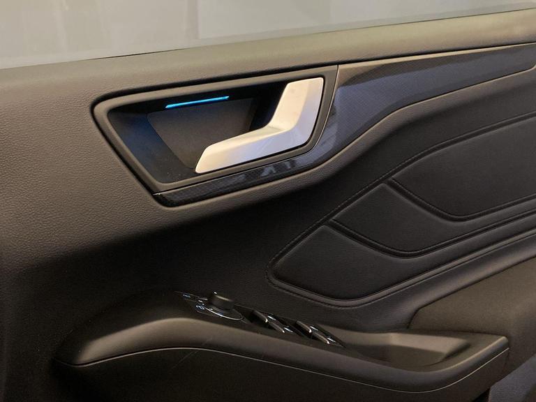 FORD FOCUS Photo bsapi-5548d9a247456a29b80d35f76d07c92e8eaf73ff.jpg