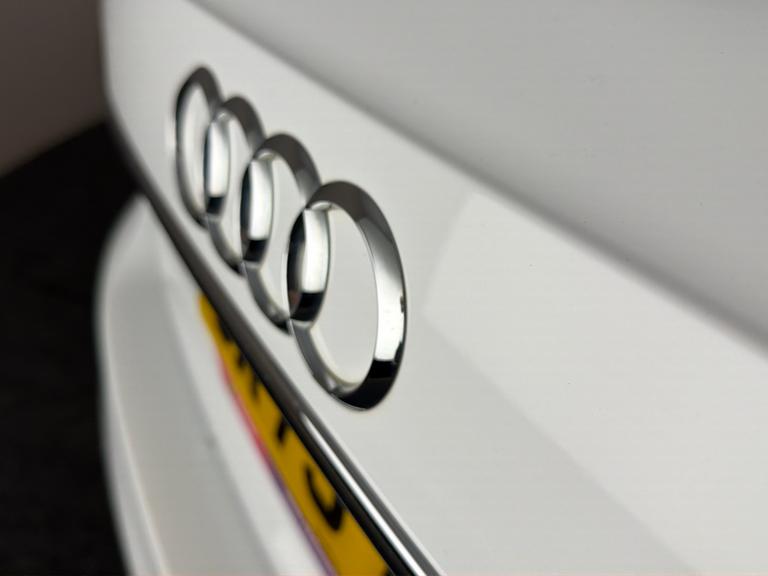 Audi A4 Photo bsapi-557c82368a7166cbf0d803da74b5d6432137e366.jpg