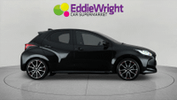 TOYOTA Yaris Photo 0