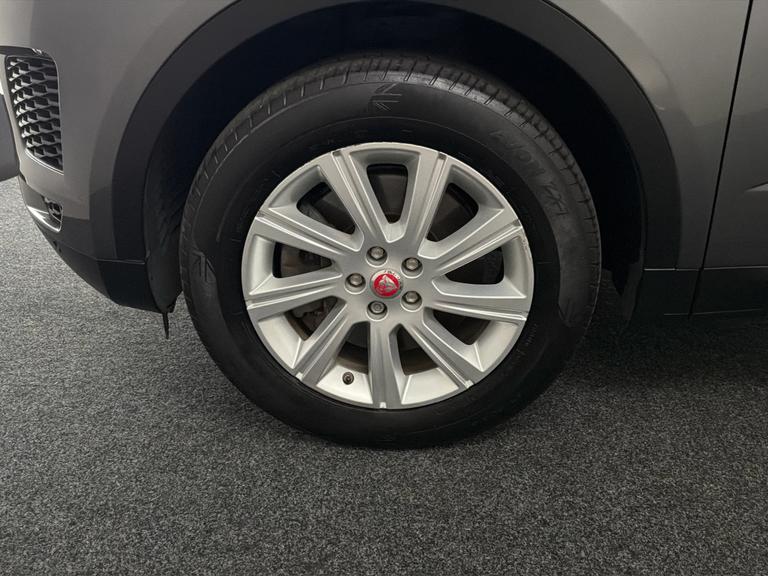 JAGUAR E-PACE Photo bsapi-55a9d754ebd119394840b0e04d9c3f3f6b2494fc.jpg