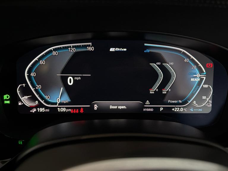 BMW 5 Series Photo bsapi-56c6f04ef0823c0bf9c606d3e1d4253f87b6604f.jpg