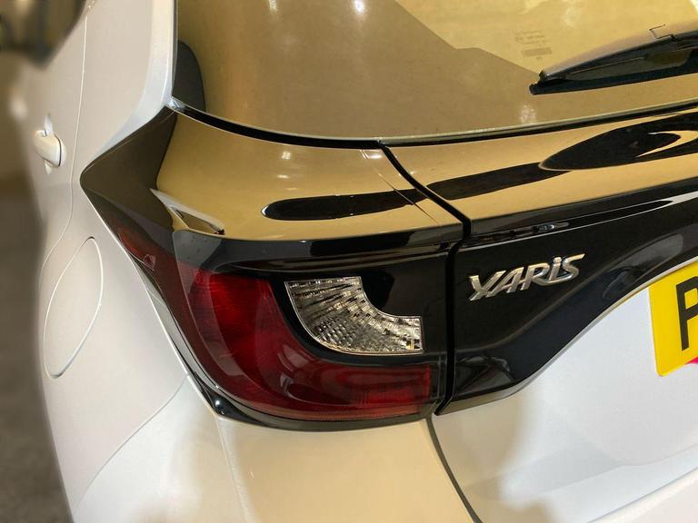 TOYOTA YARIS Photo bsapi-56d1ee4e8d483d038463ed119e20ff6a631c0bcc.jpg