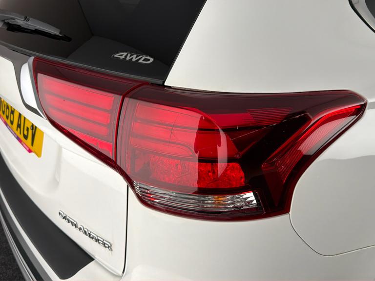 MITSUBISHI Outlander Photo bsapi-56eab235baebd36bde471c03d8a069d9fb4c3ba9.jpg