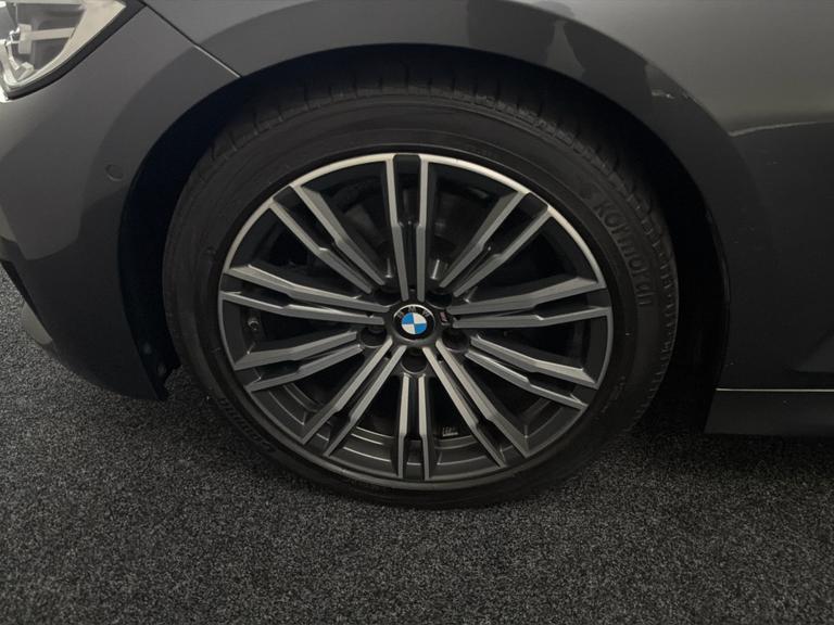 BMW 3 SERIES Photo bsapi-57766f4fe2a29168c419a4a0d95d0368502ecf14.jpg