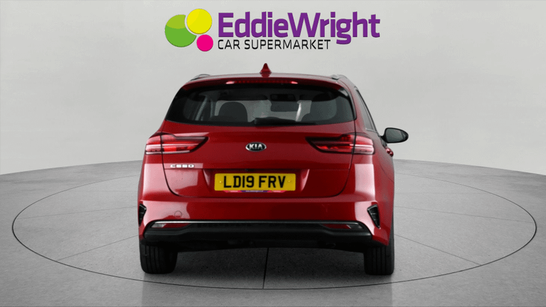 KIA Ceed Photo bsapi-578a02fdd9d5778970df79a79fa7c6988d74c565.jpg