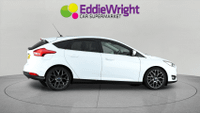 FORD Focus Photo 7