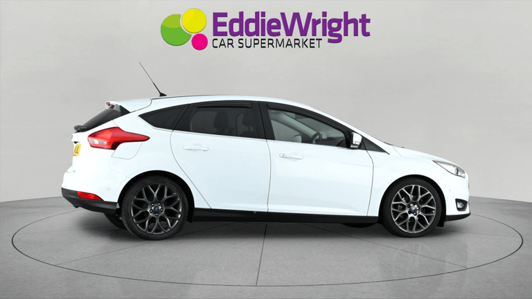FORD Focus Photo bsapi-57f3be82cd86bcaeca31a9dba2eaf8e6dcc75c5f.jpg