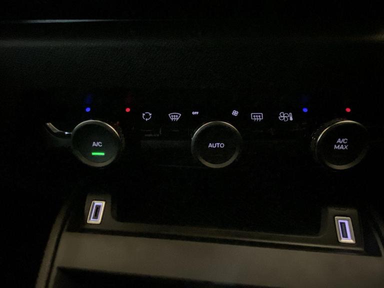 CITROEN C4 Photo bsapi-580067c3d8a4dafc2b126dbee59d45250d4cb532.jpg