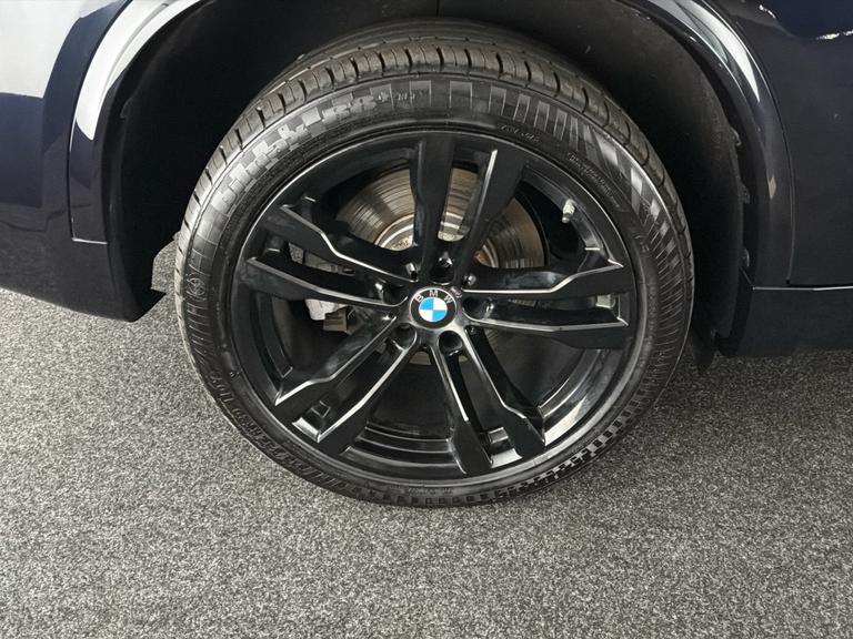 BMW X5 Photo bsapi-58a7211a4b9ad51c4fc2f2e5f02acf08aede55b0.jpg
