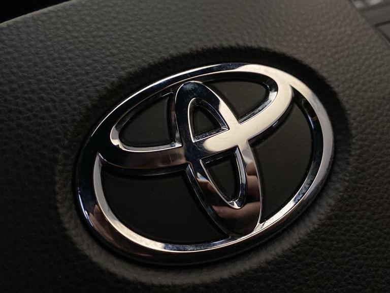 TOYOTA COROLLA Photo bsapi-58a97da237739f86e5697f5efb90837d38a8c993.jpg