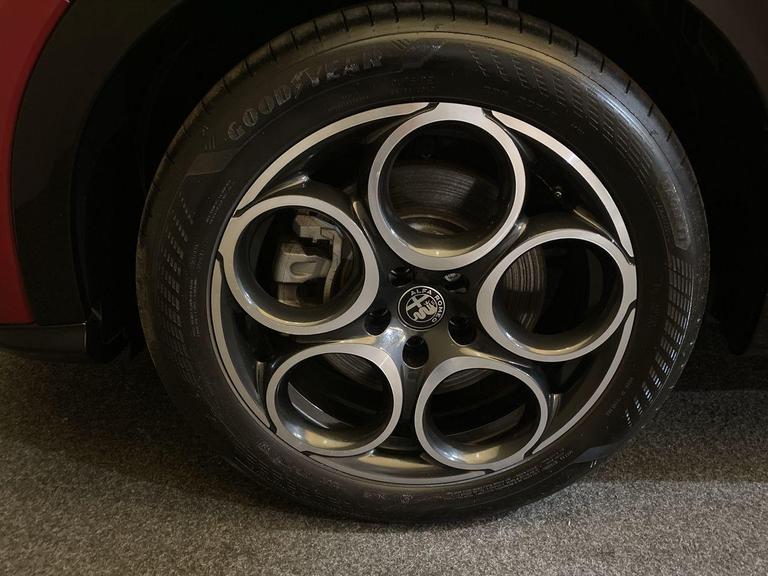ALFA ROMEO TONALE Photo bsapi-593c3b911a7270669d398745f64258729e885545.jpg
