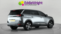 PEUGEOT 5008 Photo 6
