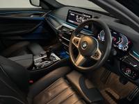 BMW 5 Series Photo 3