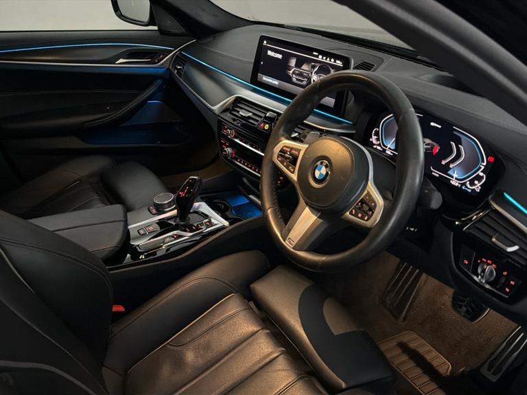 BMW 5 Series Photo bsapi-59a10d05afe61349d26e2f6688d46d85eba97f19.jpg
