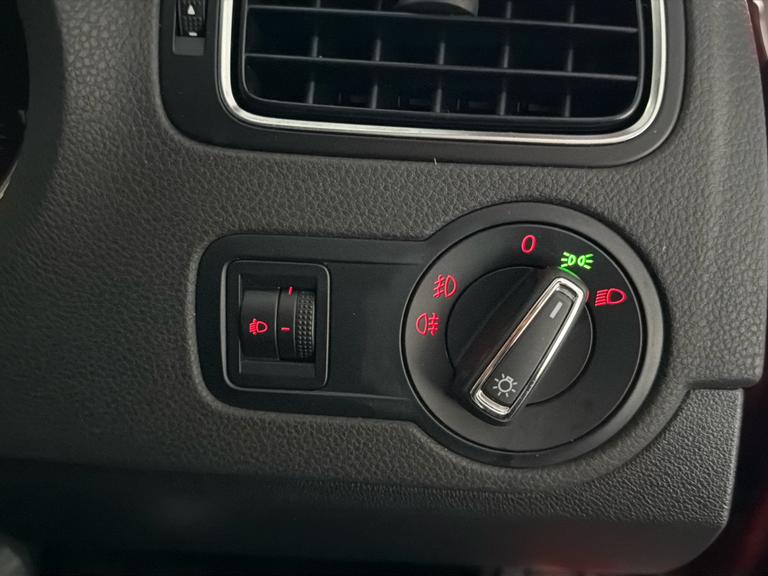 Volkswagen Polo Photo bsapi-5a21794b83146c7320039267a5139ba895566ab6.jpg
