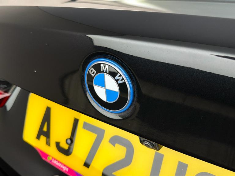 BMW 3 Series Photo bsapi-5b3c418bdb3fe2f38e557d6dadbccfe42d77b97d.jpg